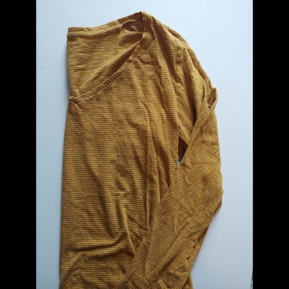 3 for $15 Old Navy Long Sleeve Relaxed Fit Tee - Picture 2 of 5